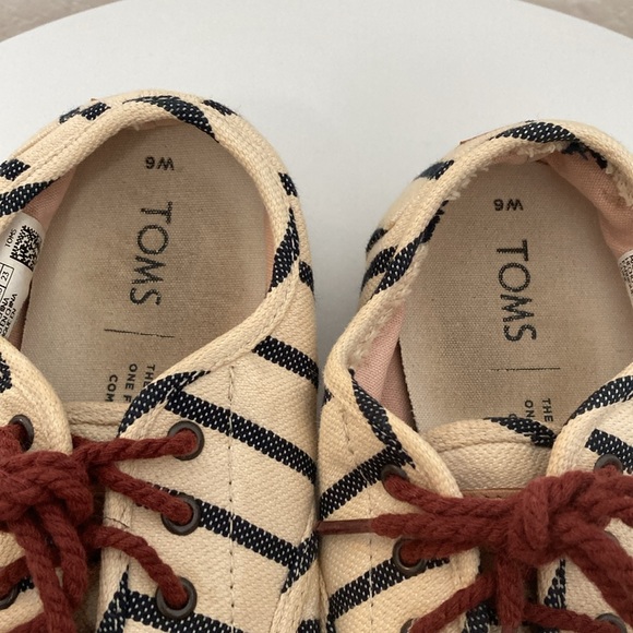Toms size W6 khaki and blue stripes with brown laces - Picture 5 of 10